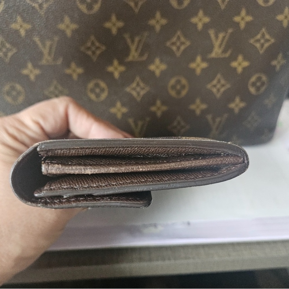 Louis Vuitton Damier Sarah Wallet - Picture 7 of 7